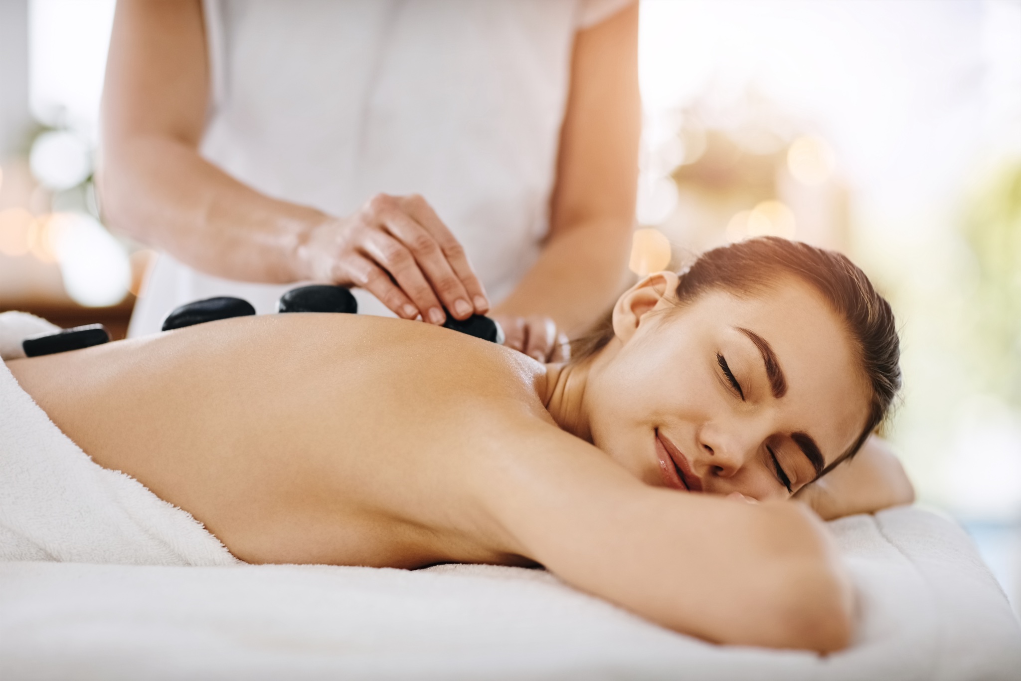 Anti-Stress Massage mit Hot-Stone